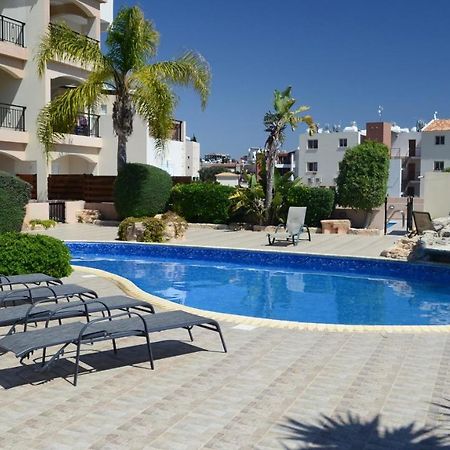 Sun Island Apartments Paphos Exterior photo