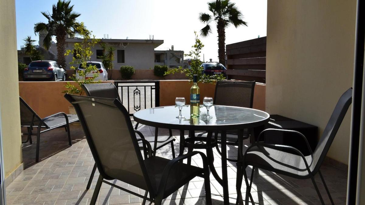 Sun Island Apartments Paphos Exterior photo