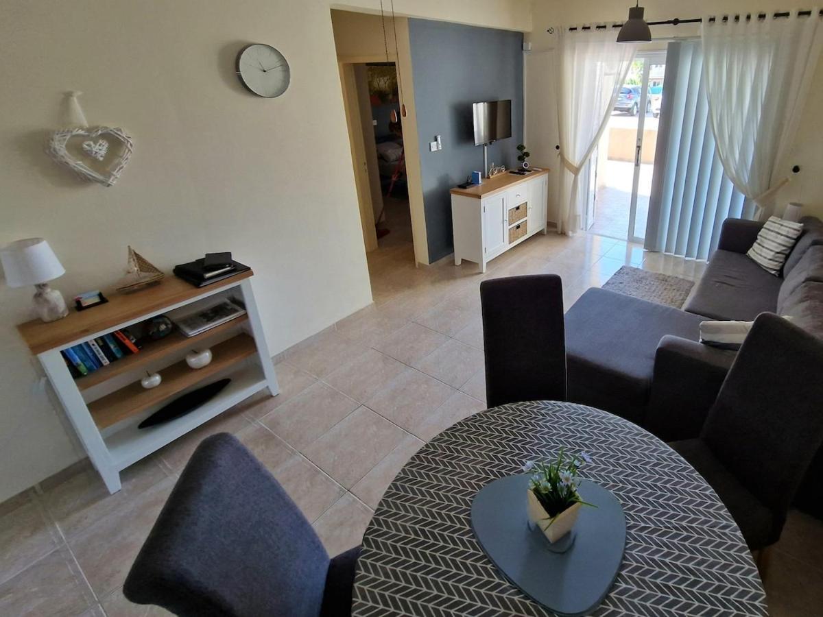Sun Island Apartments Paphos Exterior photo