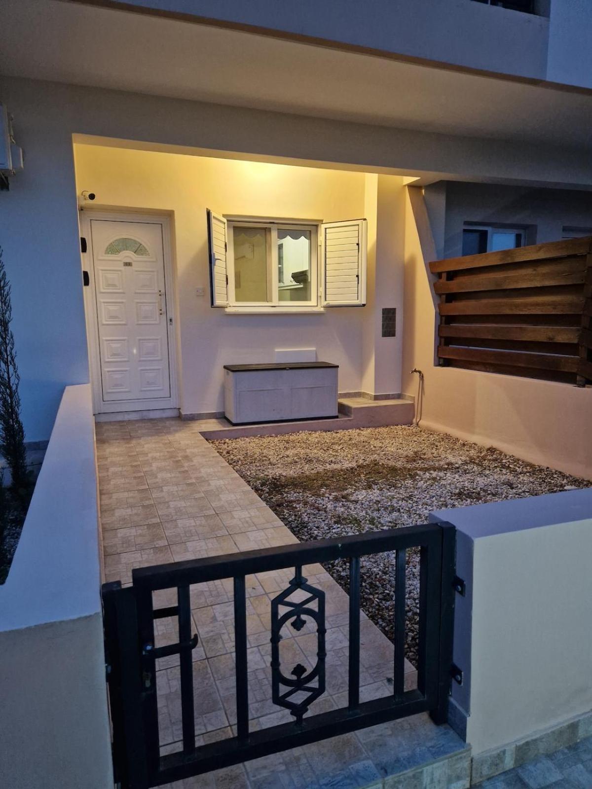 Sun Island Apartments Paphos Exterior photo